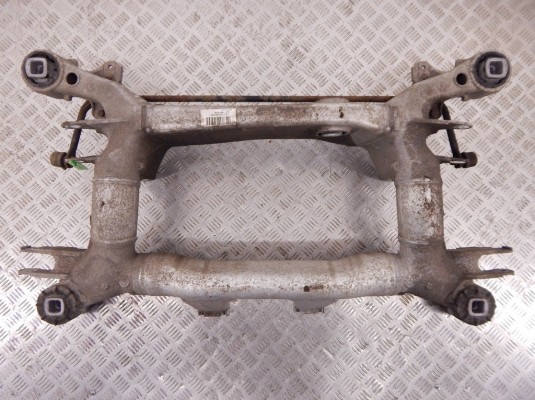 Балка подвески задняя BMW 5-series (E60/61) 33 31 6 770 828