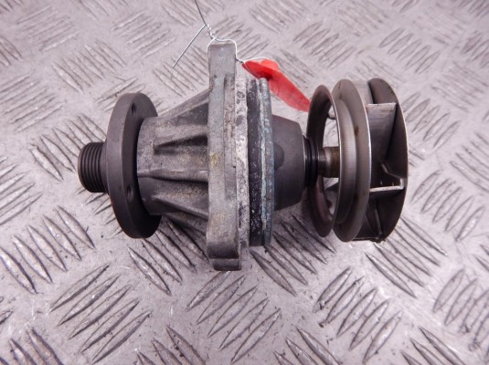 Помпа BMW 5-series (E39)