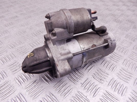 Стартер BMW X5-series (E53) Стартер BMW X5-series (E53)