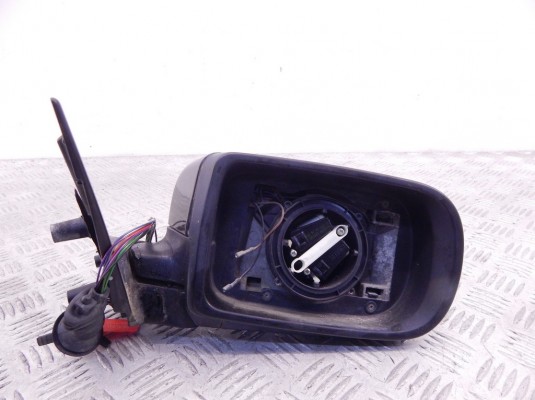 Зеркало наружное правое BMW 5-series (E39) 51 16 8 266 588