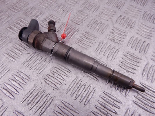 Форсунка BMW 1-series (E87) 13 53 7 794 435