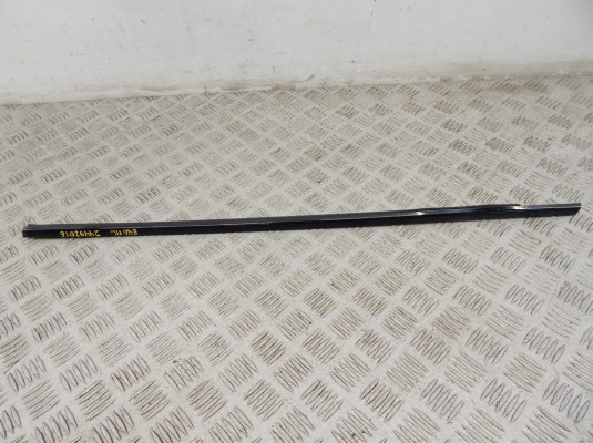 Молдинг стекла двери передней левой наружный BMW 3-series (E46)