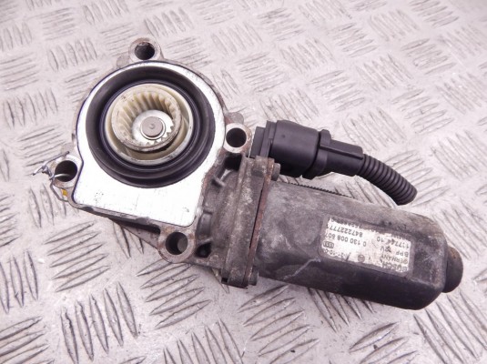 Электромотор раздаточной коробки BMW X5-series (E53) 27 10 7 528 559