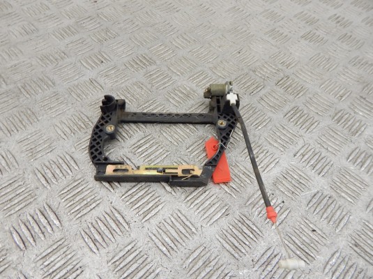 Скелет ручки наружной задней правой BMW 5-series (E39) 51 22 8 236 646 Скелет ручки наружной задней правой BMW 5-series (E39) 51 22 8 236 646