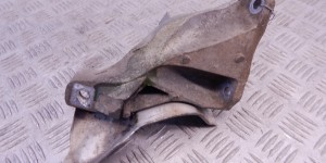 Кронштейн двигателя BMW 1-series (E87) 22 11 6 764 574