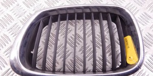 Решетка радиатора BMW 5-series (E39) 51 13 7 005 837