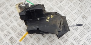 Замок двери передней правой BMW 5-series (E39) 51 21 8 235 104