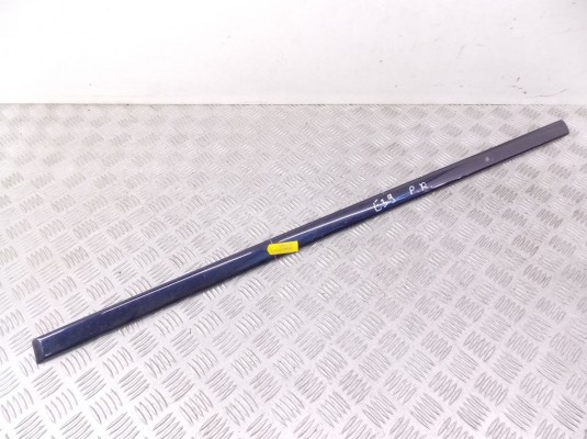 Молдинг двери передней правой BMW 5-series (E39) 7004024