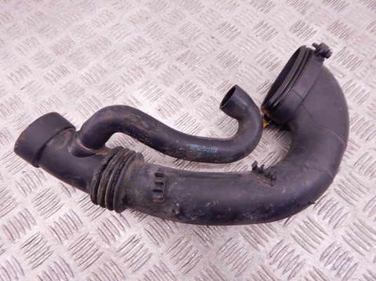 Патрубок воздушного фильтра LAND-ROVER RANGE ROVER(2002-2005) 13 71 7 786 002