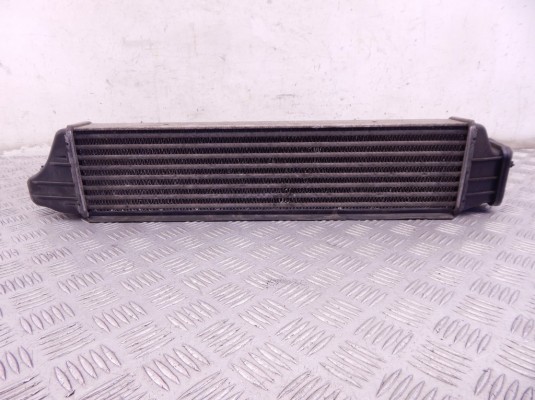 Интеркулер BMW 3-series (E46) 17 51 2 246 795 Интеркулер BMW 3-series (E46) 17 51 2 246 795