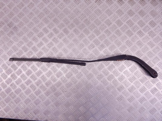 Щеткодержатель (поводок стеклоочистителя, дворник) BMW 3-series (E90/91/92) 61 61 9 449 916 Щеткодержатель (поводок стеклоочистителя, дворник) BMW 3-series (E90/91/92) 61 61 9 449 916