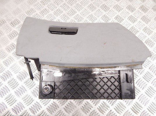 Бардачок BMW 5-series (E39) 51 16 7 143 321