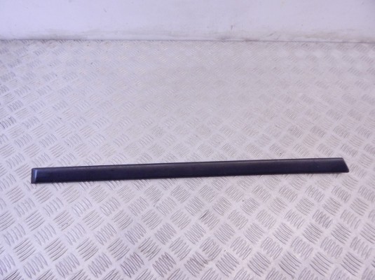 Молдинг двери задней правой BMW 5-series (E39) 7004024