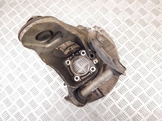 Ступица задняя левая BMW X5-series (E70) 33 32 6 879 101
