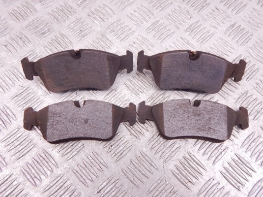 Тормозные колодки передние BMW 3-series (E46) 34 11 6 761 244 Тормозные колодки передние BMW 3-series (E46) 34 11 6 761 244