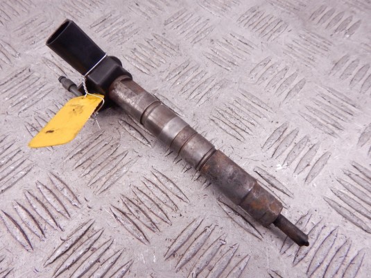 Форсунка BMW 5-series (E60/61) 13 53 7 797 877