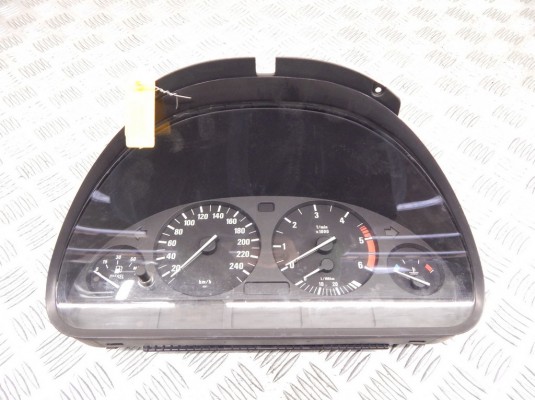 Щиток приборов (приборная панель) BMW 5-series (E39) 62 11 6 923 078