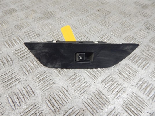 Блок управления стеклоподъемниками BMW X1-series (E84) 61 31 6 935 534 Блок управления стеклоподъемниками BMW X1-series (E84) 61 31 6 935 534