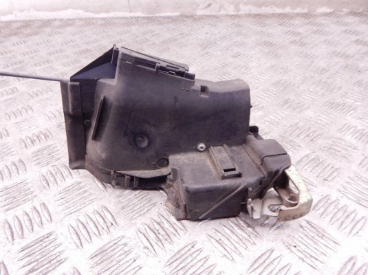 Замок двери передней правой BMW 5-series (E39) 51 21 8 235 104