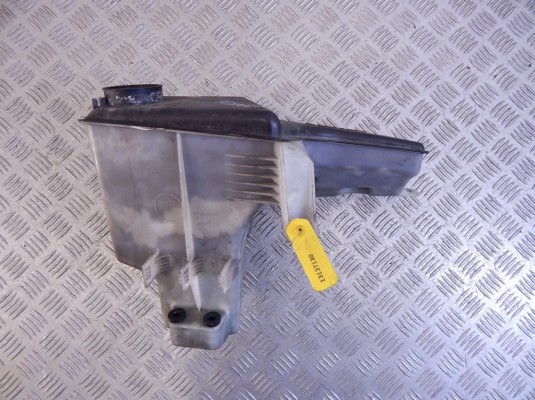Бачок омывателя BMW X5-series (E53) 61 67 8 252 738