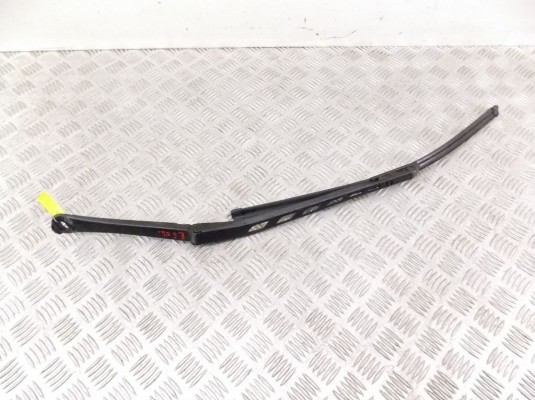 Щеткодержатель (поводок стеклоочистителя, дворник) BMW 5-series (E60/61) 61 61 7 198 597 Щеткодержатель (поводок стеклоочистителя, дворник) BMW 5-series (E60/61) 61 61 7 198 597