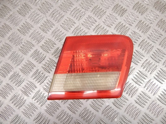 Фонарь крышки багажника правый BMW 3-series (E46) 63 21 8 368 760