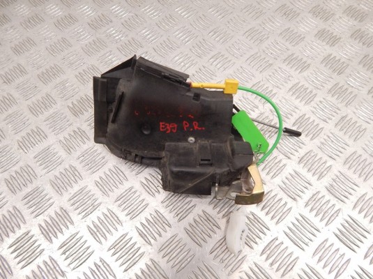 Замок двери передней правой BMW 5-series (E39) 51 21 8 235 102