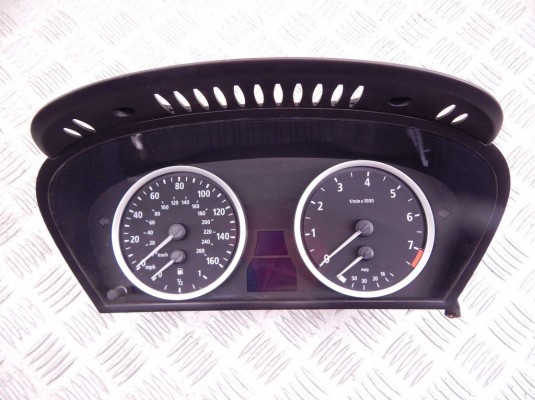 Щиток приборов (приборная панель) BMW 5-series (E60/61) 62 11 9 135 250