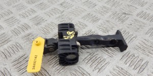 Ограничитель открывания двери передней BMW 1-series (E87) 51 21 7 176 809 Ограничитель открывания двери передней BMW 1-series (E87) 51 21 7 176 809