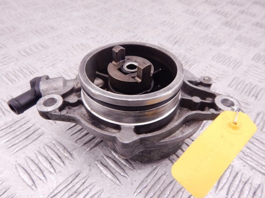 Насос вакуумный BMW 3-series (E46) 11 66 7 787 366 Насос вакуумный BMW 3-series (E46) 11 66 7 787 366