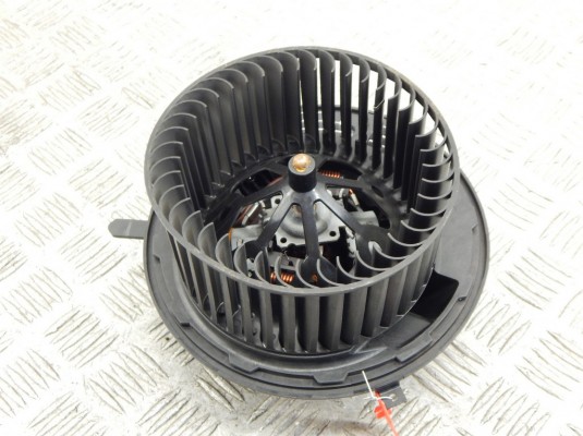 Моторчик печки BMW 1-series (E87)