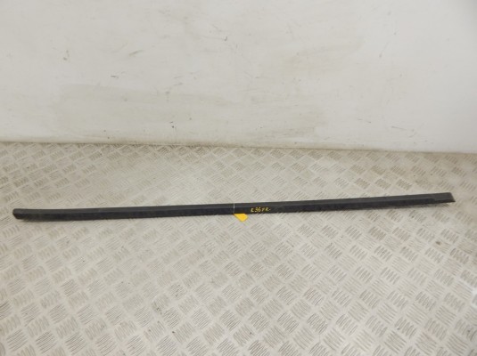 Молдинг двери передней правой BMW 3-series (E36) 51 13 8 146 364