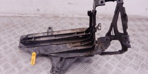 Крепление фары правой BMW 7-series (F01/02) 51 64 7 184 160