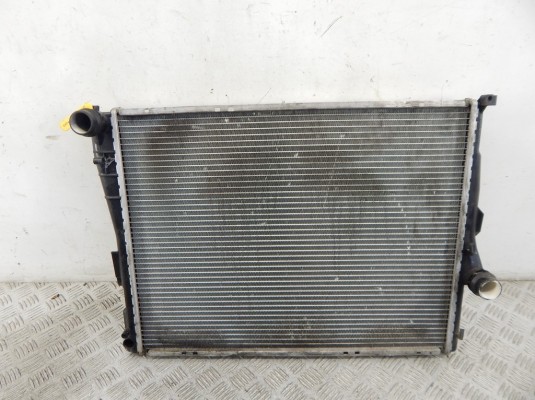 Радиатор (основной) BMW 3-series (E46) Радиатор (основной) BMW 3-series (E46)