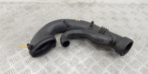 Патрубок воздушного фильтра BMW 5-series (E60/61) 13 71 7 786 013 Патрубок воздушного фильтра BMW 5-series (E60/61) 13 71 7 786 013