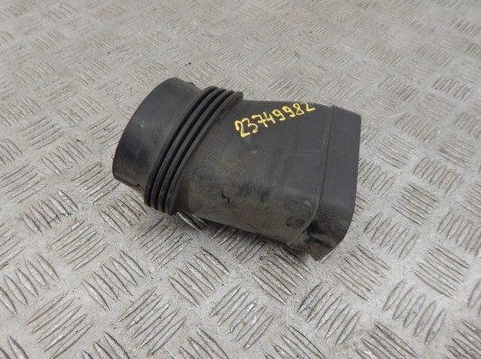 Патрубок воздушного фильтра BMW 5-series (F10/11) 13 71 7 590 592