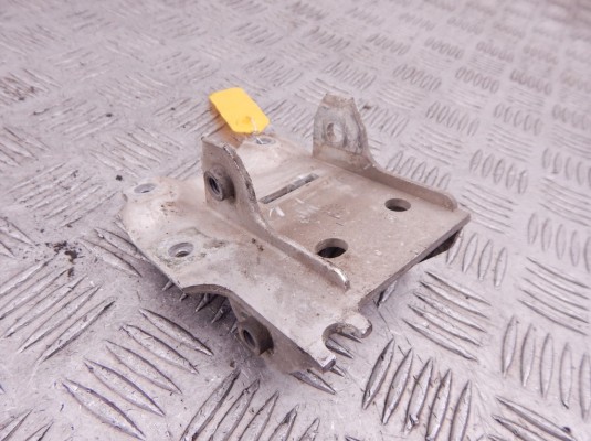 Кронштейн радиатора BMW 7-series (F01/02) 51 11 7 186 514 Кронштейн радиатора BMW 7-series (F01/02) 51 11 7 186 514