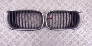 Решетка радиатора BMW 3-series (E46) 51 13 7 042 961