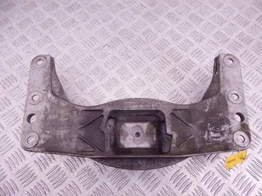 Кронштейн КПП BMW 5-series (E60/61) 22 31 6 761 106