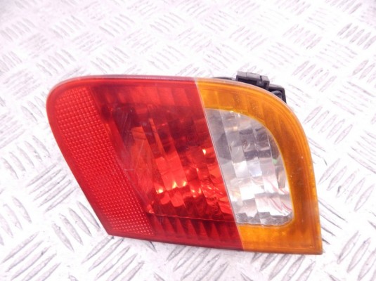 Фонарь крышки багажника правый BMW 3-series (E46) 63 21 6 907 946