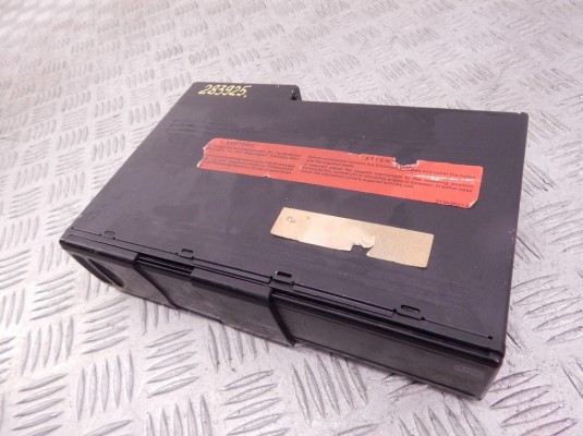 CD-чейнджер BMW 5-series (E39) 65 12 6 913 388