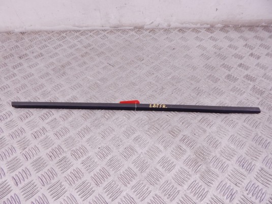 Молдинг стекла двери передней правой наружный BMW 1-series (E87) 51 33 7 066 602