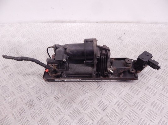 Компрессор пневмоподвески BMW 5-series (E60/61) 37 20 6 769 082