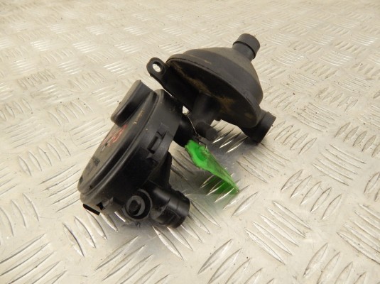 Маслоотделитель (сапун) BMW X5-series (E53) 11 61 7 501 566