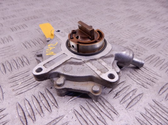 Насос вакуумный BMW 3-series (E46) 11 66 7 502 656 Насос вакуумный BMW 3-series (E46) 11 66 7 502 656