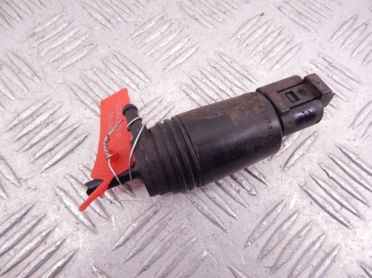 Насос (моторчик) омывателя стекла BMW 5-series (E39) 67 12 8 377 612