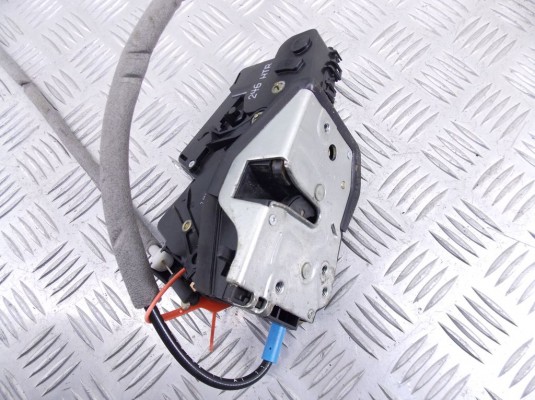 Замок двери задней правой BMW 3-series (E46) 51 22 7 011 246