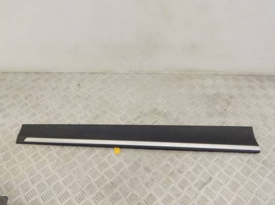 Молдинг двери передней правой BMW X3-series (F25) 51 13 7 205 780