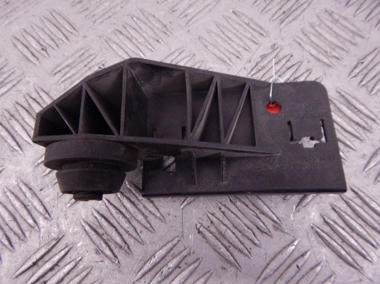 Кронштейн BMW 3-series (F30/31) 13 71 8 515 794