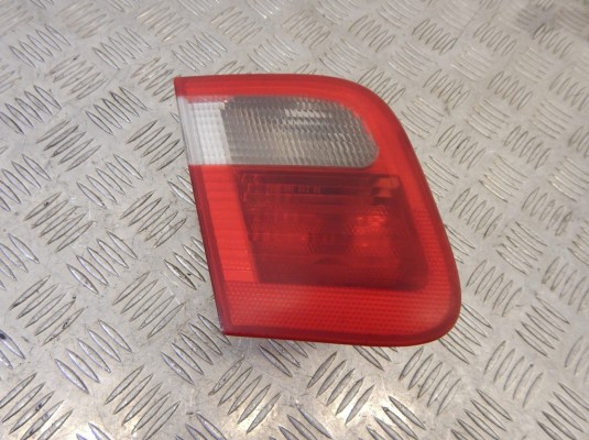 Фонарь крышки багажника левый BMW 3-series (E46) 63 21 8 364 923